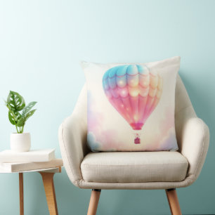 Whimsischer mystischer fliegender Luftballon in he Kissen