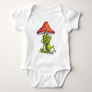 Whimsischer Schlaffrosch unter einem Pilz Baby Strampler
