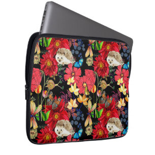 Whimsischer Wald blüht - Muster der Flora und Faun Laptopschutzhülle