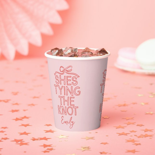 Whimsisches Coquette-Bugkon-Brautparty Pappbecher (Insitu)
