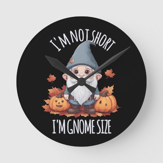 Whimsisches Niedliches Gnome im Herbst Runde Wanduhr (Vorderseite)