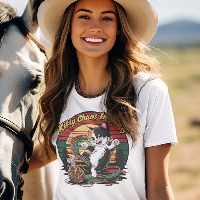 Whiskered Felines Yarn Dance Kitty Chaos Incoming! T-Shirt (Von Creator hochgeladen)