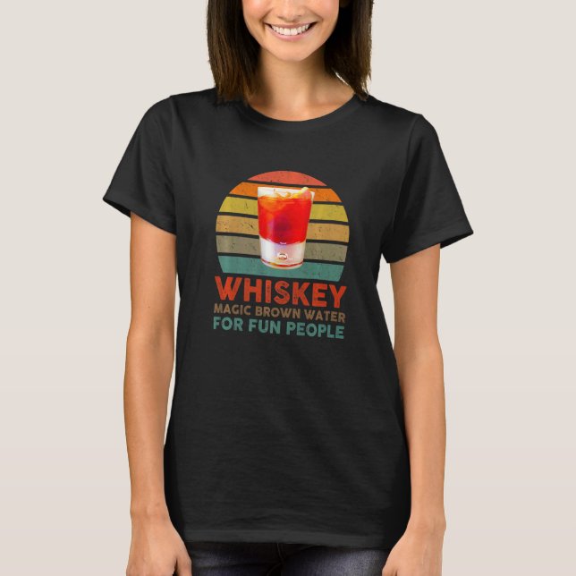 Whiskey Definition Magisches braunes Wasser für Sp T-Shirt (Vorderseite)