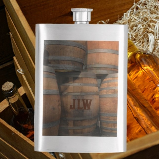 Whiskey-Holzfass Kegs Mit Monogramm Flachmann (Von Creator hochgeladen)