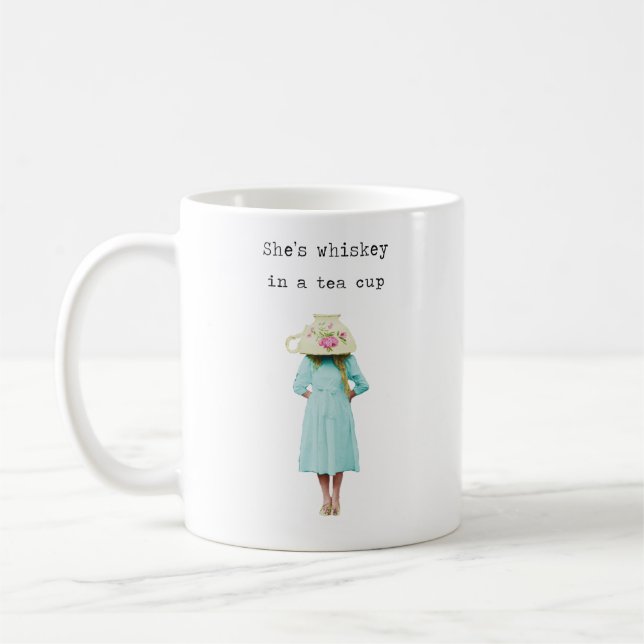Whiskey in einer Teecup-Tasse Kaffeetasse (Links)