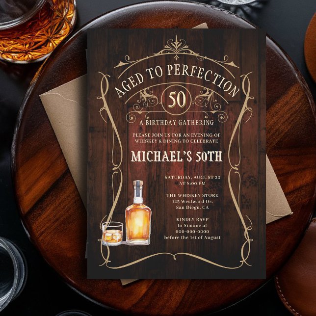 Whiskey Perfektion Rustikale Dunkle Holzoptik 50.  Einladung (birthday party invitation for men 50th whiskey bourbon aged to perfection rustic western barn wood)