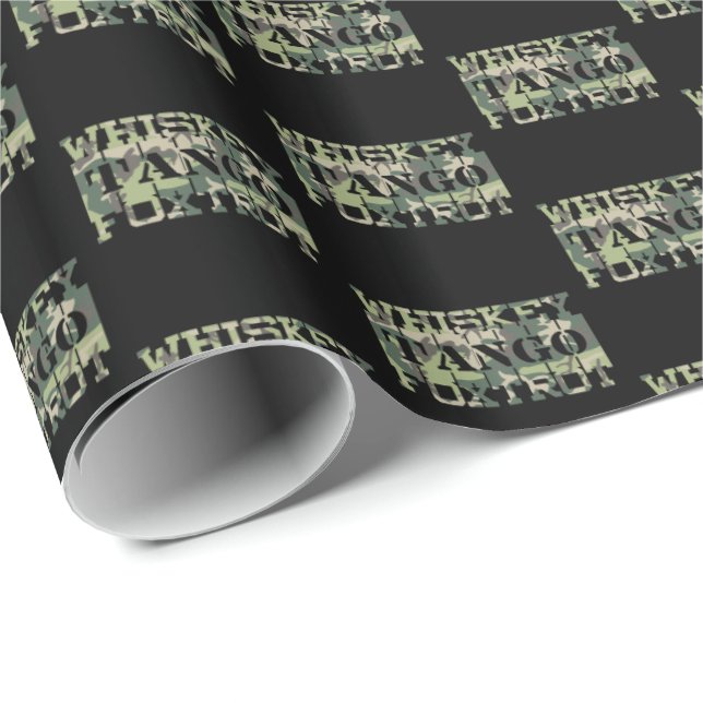 Whiskey Tango Foxtrot WTF Green Camouflage Geschenkpapier (Rolleneckpunkt)
