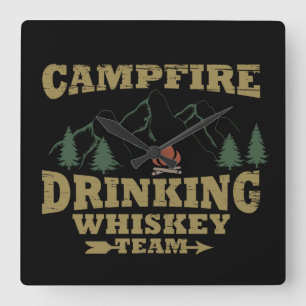Whiskey zitiert lustige Camping Camper Redewendung Quadratische Wanduhr
