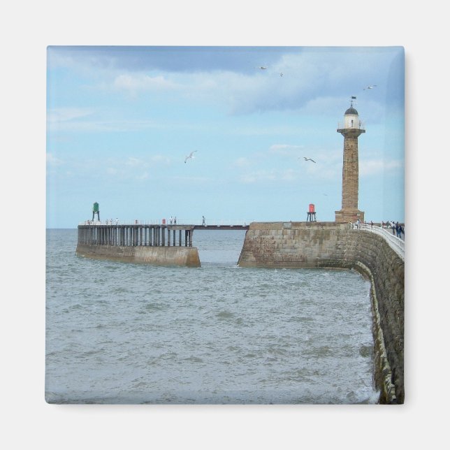 Whitby in North Yorkshire, England. Magnet (Vorne)