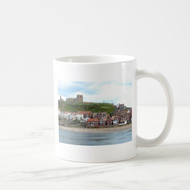 Whitby in North Yorkshire Tasse (Rechts)