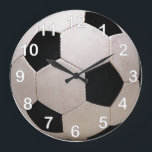 White and Black Soccer Ball Große Wanduhr<br><div class="desc">Ein Bild eines weißen und schwarzen Fußballs,  ideal für den sportlichen Fan in Ihrem Leben.</div>