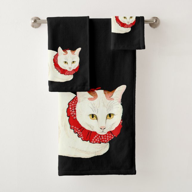 White and Ginger Japanese Cat Badhandtuch Set (Insitu)