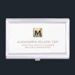 White and Gold Luxus Visitenkarten Dose<br><div class="desc">Behalt deine Visitenkarten stilvoll mit diesem eleganten Visitenkartengehäuse,  das ein solides,  weißes und goldfarbenes Logo-Design aufweist. Dieser Fall ist perfekt für Anwesen-Planer,  Finanzplaner und andere Geschäftsleute geeignet und besticht durch Raffinesse und Professionalität. Die dauerhafte Konstruktion sorgt dafür,  dass Ihre Karten während Ihres Aufenthalts geschützt bleibe werden.</div>