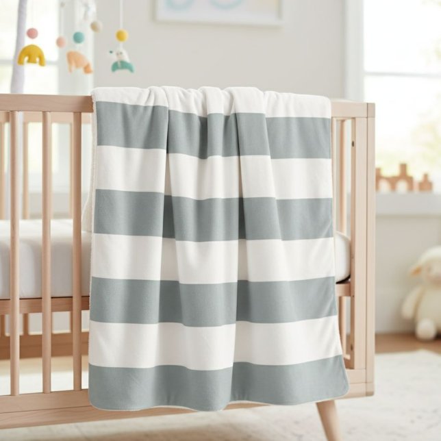 White and Light Blue Striped Sherpa Throw Blanket  Sherpadecke (Von Creator hochgeladen)