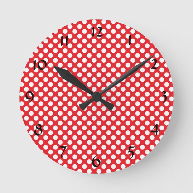 White and Red Polka Dot Runde Wanduhr (Vorderseite)
