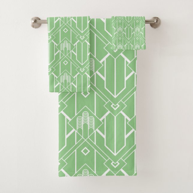 White Art Deco Muster Nr. 3 auf hellgrün Badhandtuch Set (Insitu)