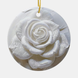 White auf Weiß - Modellierte Rose Keramik Ornament