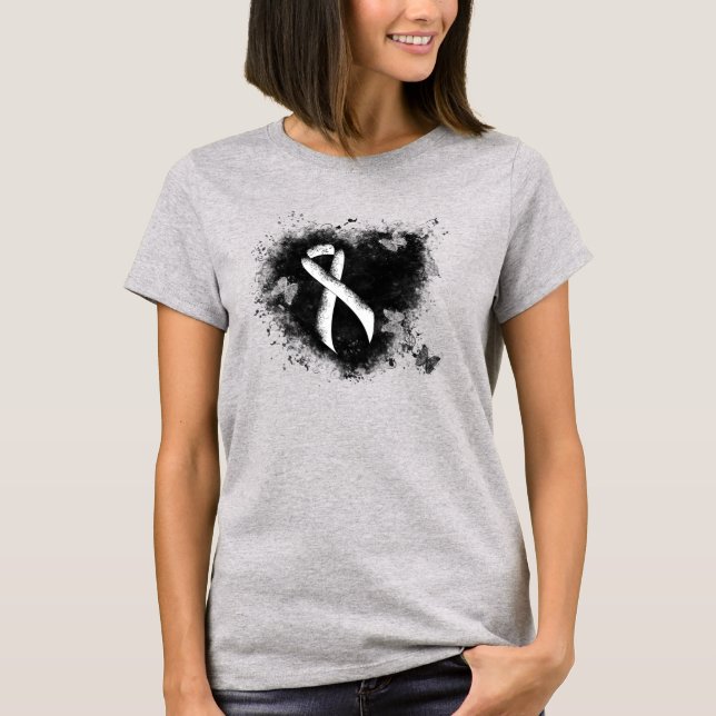 White Awareness Ribbon Grunge Herz T-Shirt (Vorderseite)