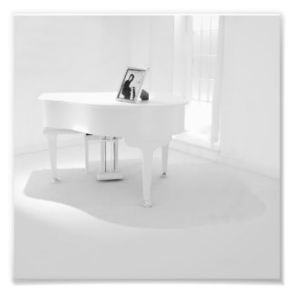 White Baby Grand Piano Fotodruck