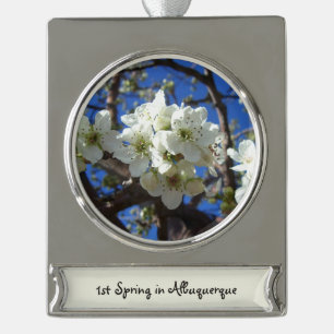 White Blossom Cluster Frühlingsblühende Birnbaum Banner-Ornament Silber
