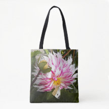 White Cabbage Schmetterling auf Pink Dahlia Floral