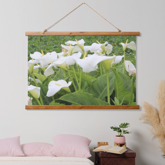 White Calla Lily Wandteppich Mit Holzrahmen (Schlafzimmer)