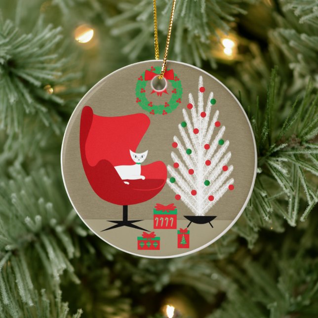 White Cat in Mid Century Christmas Room Keramik Ornament (Baum)