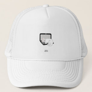 White Cat Schlafen auf Laptop-LKW-Hut Truckerkappe