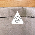 White Christmas Business Triangle Shape Sticker<br><div class="desc">Frohe Weihnachten! Einer der bekanntesten Feiertage des Jahres. Es ist auch eine der besten Jahreszeiten für Werbung für Ihr Unternehmen. Triangle-Form Aufkleber mit fröhlichen Weihnachtsgrüßen, Ihrem Firmennamen, Stadt oder Stadt und Staat. Sie können es als Zubehör für Ihr Produktverpackungsmaterial verwenden, um Ihren Produktnamen zu fördern. Sie können es auch als...</div>