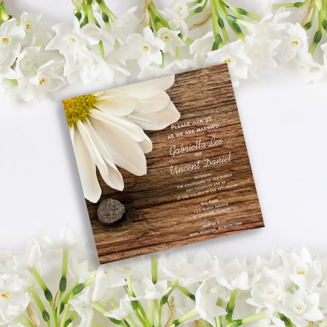 White Daisy and Barn Wood Ranch Wedding Einladung (Von Creator hochgeladen)