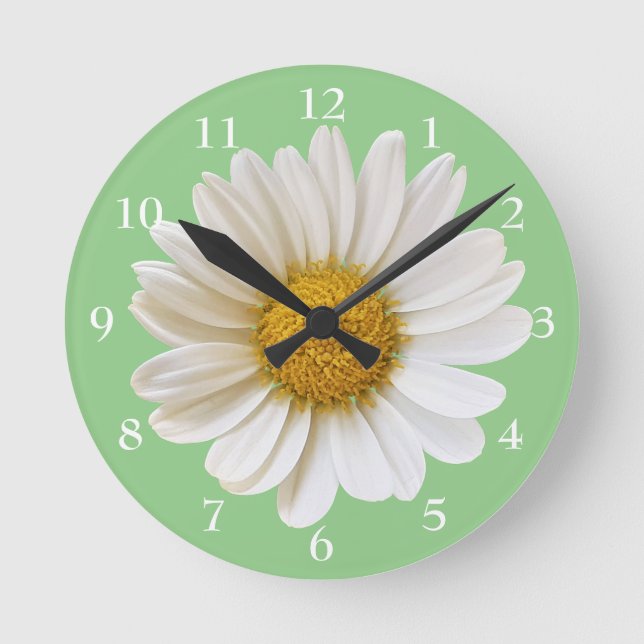 White Daisy auf Sage Green Floral Runde Wanduhr (Vorderseite)
