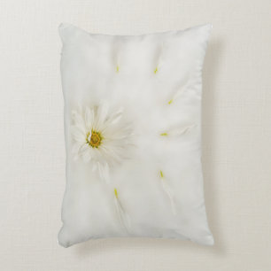 White Daisy Blume Lumbar Kissen