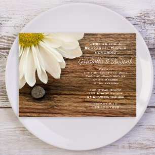 White Daisy und Barn Wood Wedding Probe Dinner Einladung