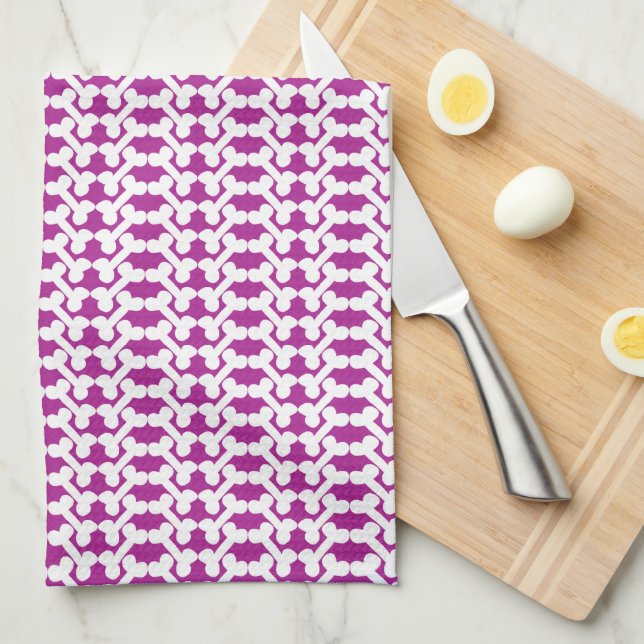 White Dog Bone Herringbone Pattern Dark Magenta Geschirrtuch (Viertel Falte)