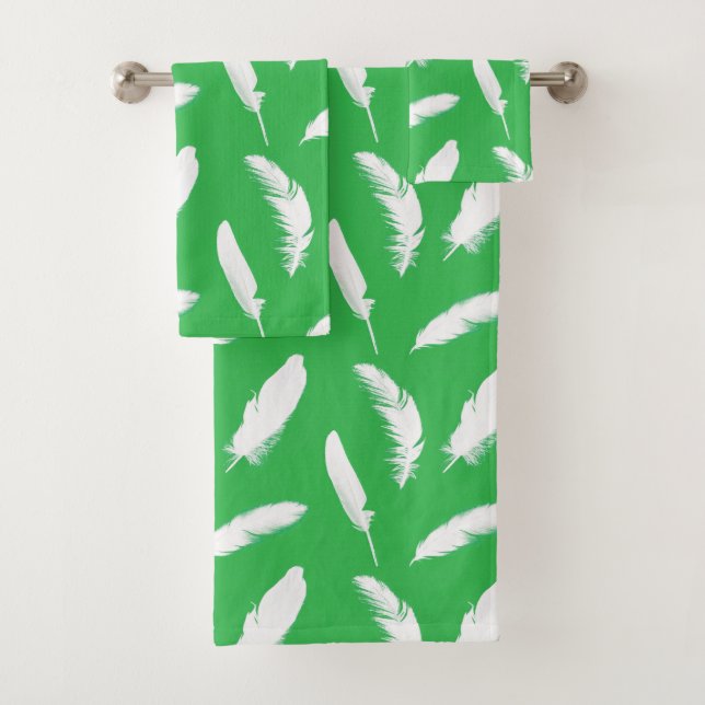White Feathers on Jade Green Badhandtuch Set (Insitu)