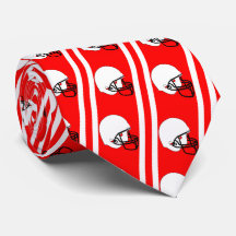 White Football Helm auf Red Necktie
