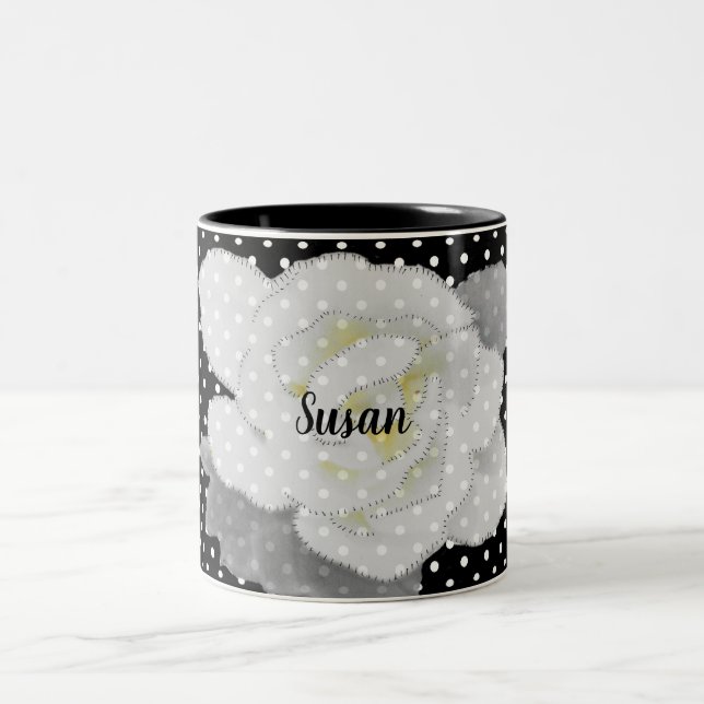 White Gardenia Blume Schwarz-weiß Polka Dot Zweifarbige Tasse (Mittel)