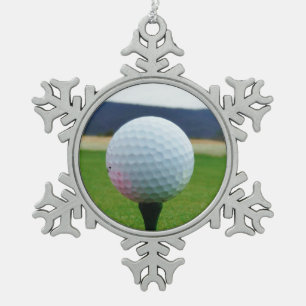 White Golf Ball auf dem Golfplatz Schneeflocken Zinn-Ornament