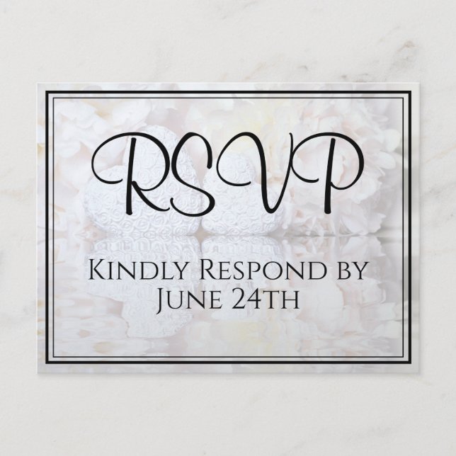 White Hearts & Peony Reflections Wedding RSVP Postkarte (Vorderseite)