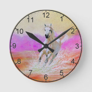 White horse running on a beach clock runde wanduhr