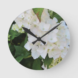 White Hydrangeas Runde Wanduhr