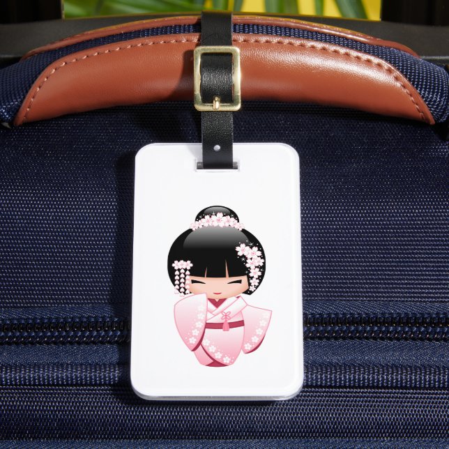 White Kimono Kokeshi Doll - Niedlich Geisha Girl Gepäckanhänger (Vorderseite Insitu 2)