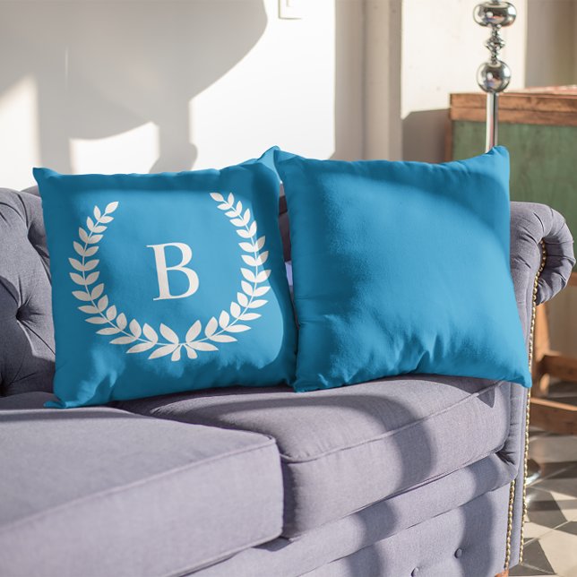 White Laurel Wreath Modern Monogram Kissen (White Laurel Wreath Modern Monogram Outdoor Pillow)