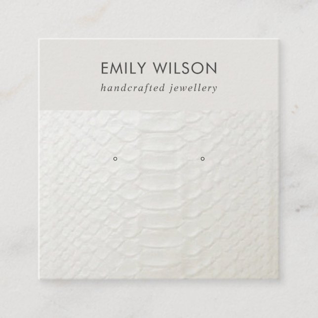WHITE LETHER TEXTURE STUD EARRING DISPLAKARTE QUADRATISCHE VISITENKARTE (Vorderseite)