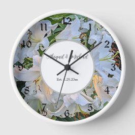 White Lilies Wedding Couple Names Floral Große Wanduhr