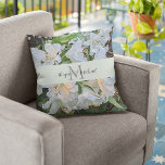 White Lilies Wedple Monogram Floral Kissen<br><div class="desc">Blumenwerfen Kissen, die ein Foto von wunderschönen, weißen orientalischen Lilien mit einer breiten, hellgrünen Band, die auf Kissen zentriert ist, mit den Namen eines Hochzeitpaar in stilisierten, schwarzen Schrift und Monogramm, die in grauen, großen Buchstaben-Format. Die Rückseite des Kissens ist ein Blumenbild, das nur ohne Monogramm sichtbar ist. Personalisieren Sie...</div>