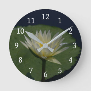 White Lotus Wasserlilie Runde Wanduhr