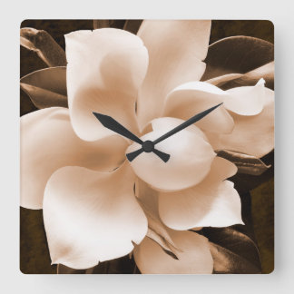 White Magnolia Blume Sepia Schwarzer Hintergrund Quadratische Wanduhr