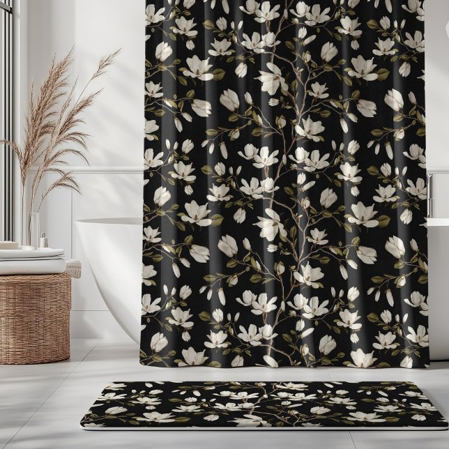 White Magnolia Grove on Black Elegant Floral  Duschvorhang (Von Creator hochgeladen)