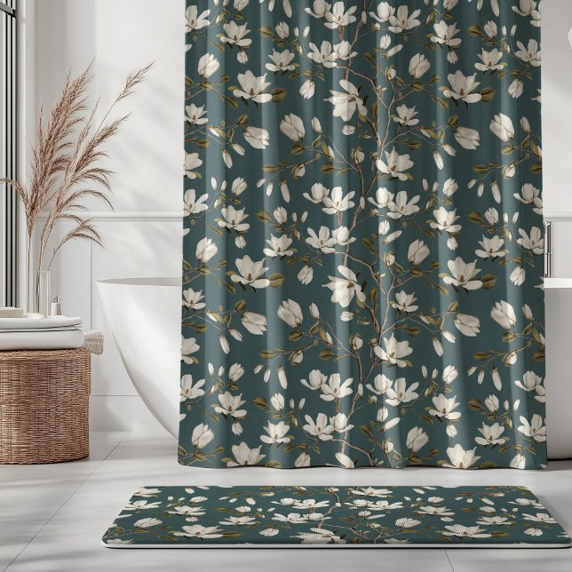 White Magnolia Grove on Viridian Elegant Floral  Duschvorhang (Von Creator hochgeladen)